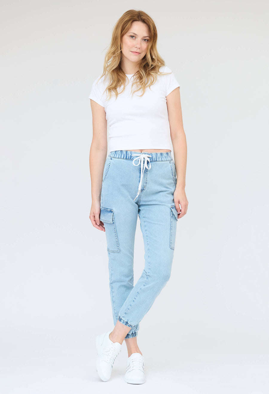Jeans capri Malia avec poches, collaboration YOGA-JEANS et KSL, de couleur bleu-pâle!