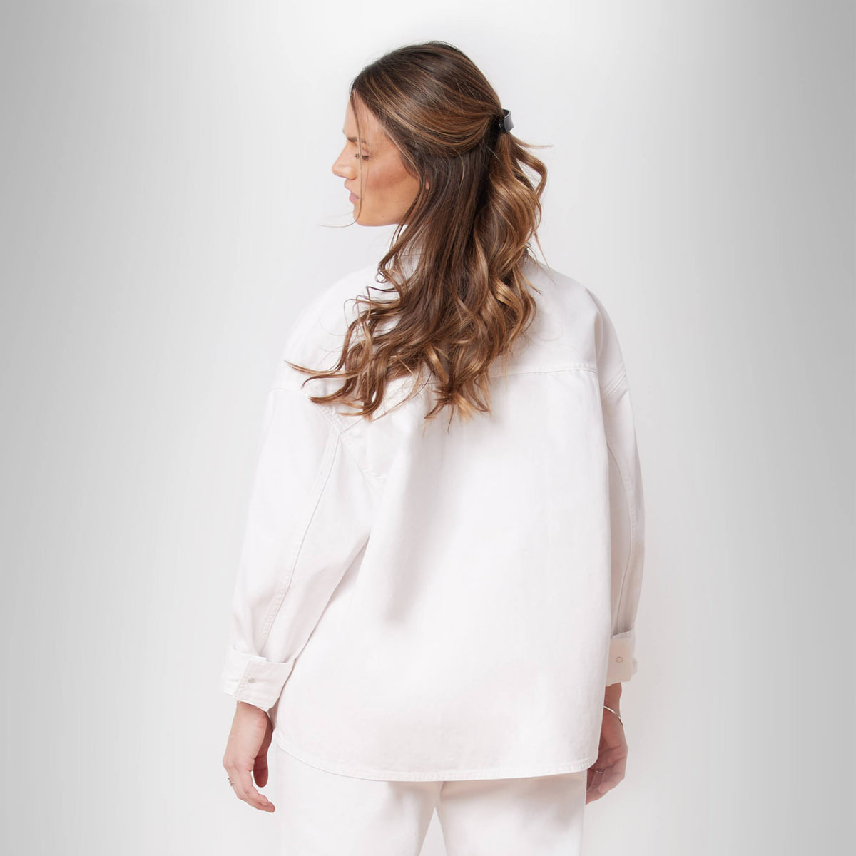 Veste longue oversize en denim blanc - YOGA Jeans &amp; KSL