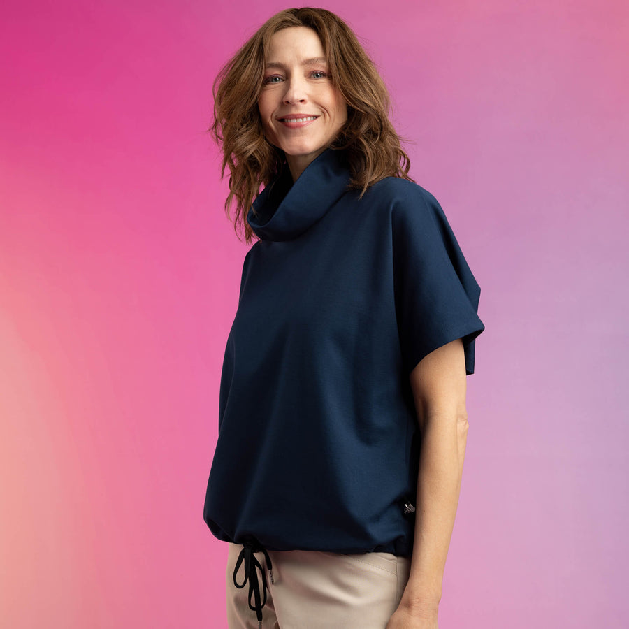 Chandail Athena marine et pantalon Josy sable: des créations québécoises signées KSL