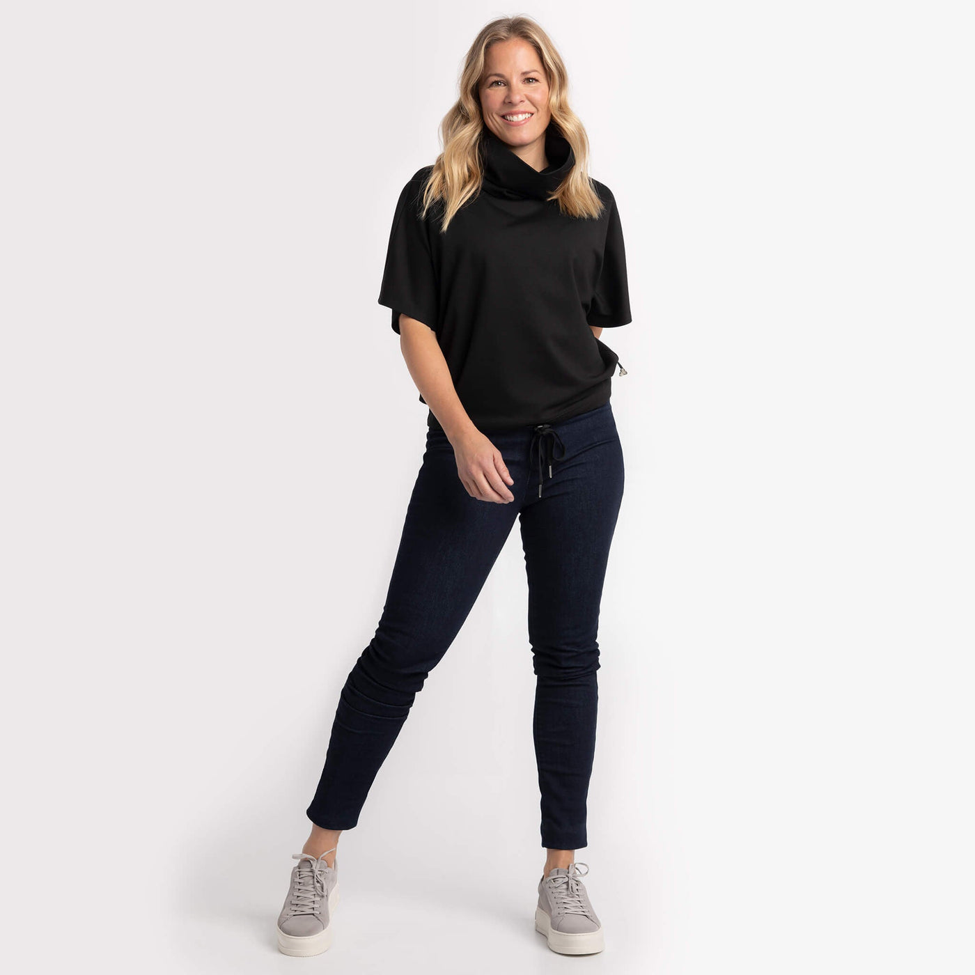 Chandail Athena noir et jeans Rachel: des créations québécoises signées KSL