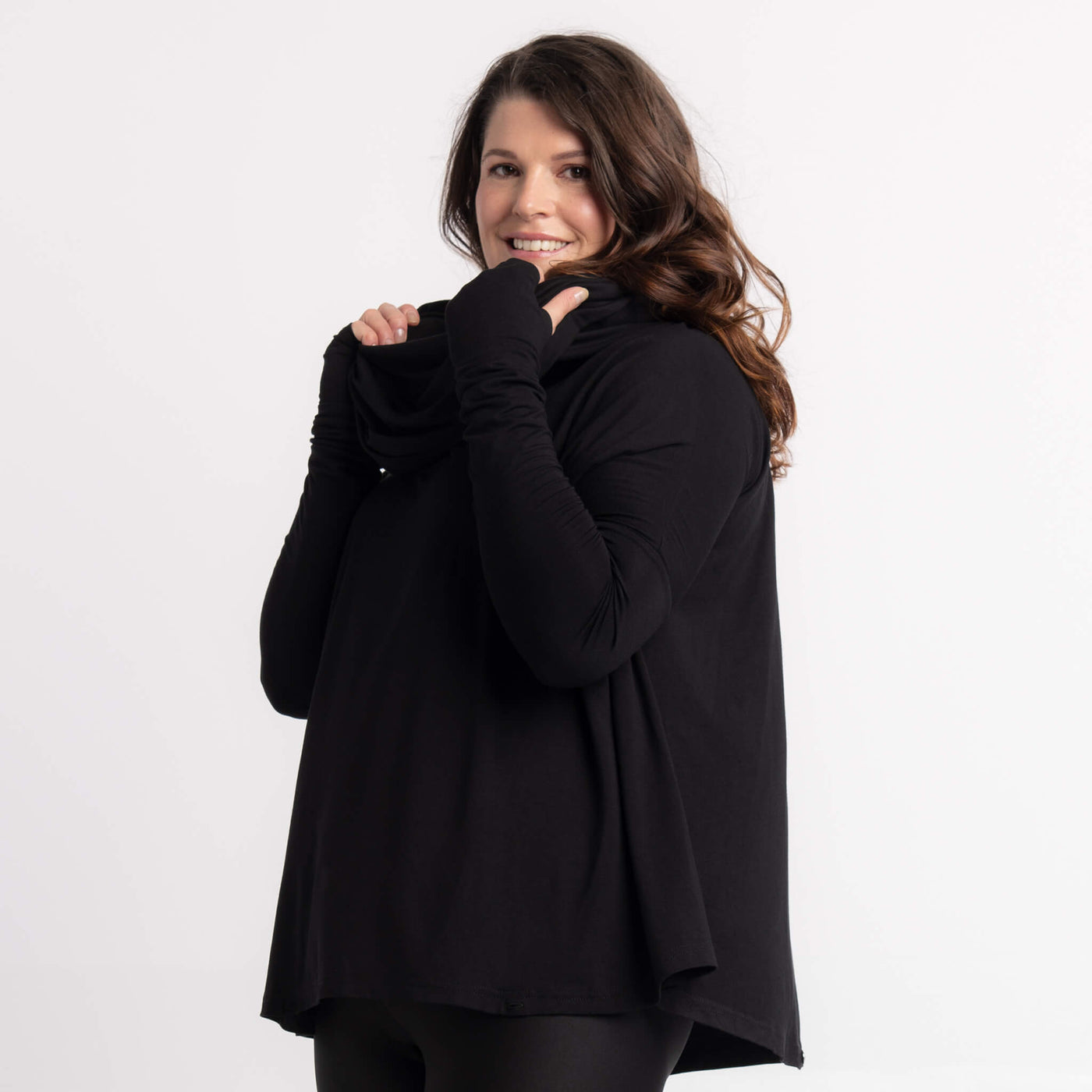 Cap à capuche noir, legging Angelina: des créations Québécoises signées KSL!