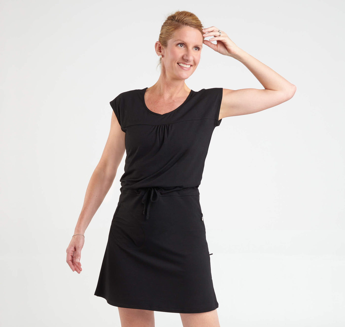 Greta - Robe fluide à manches très courtes et cordon de serrage