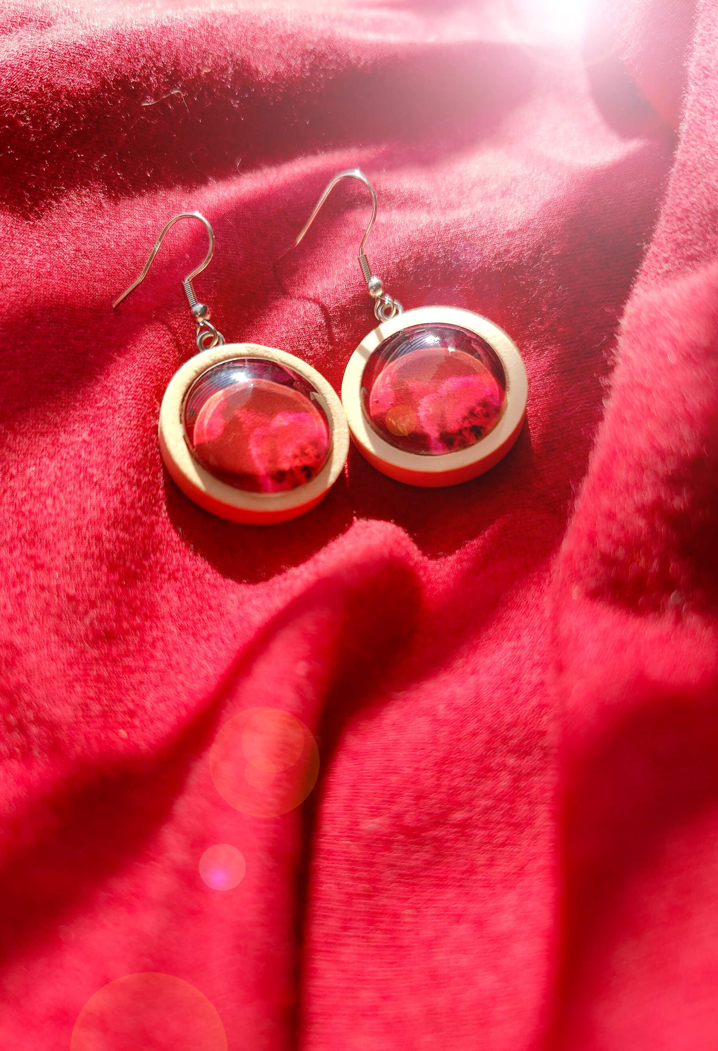 Melon Doux X KSL présentent les boucles d'oreilles Les Bois Bohèmes au motif exclusif Aquaflo