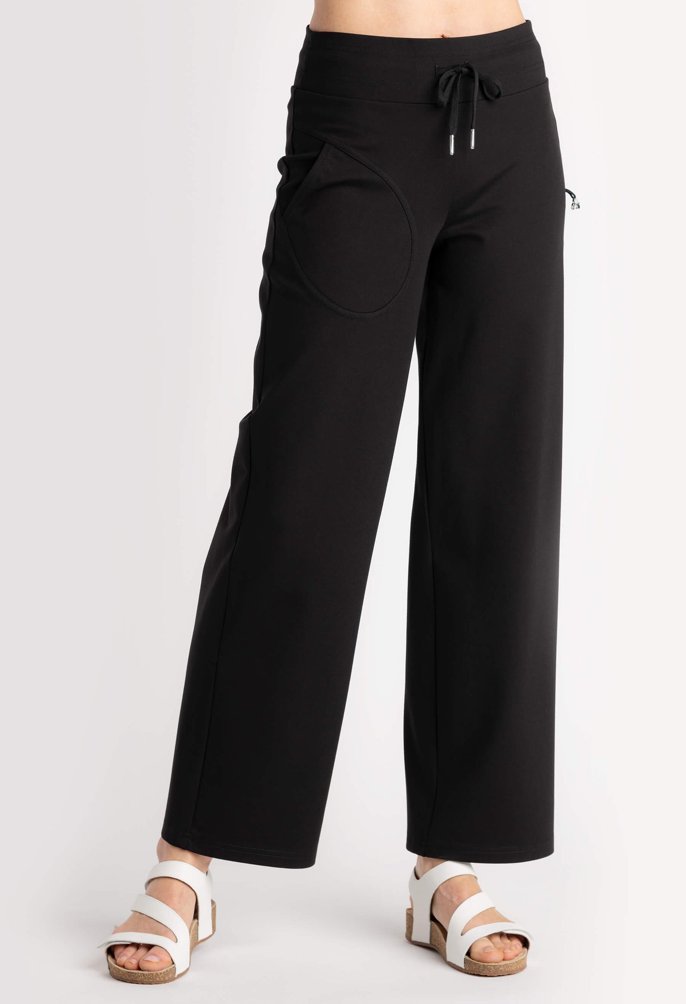 Romy - Pantalon à jambe droite évasée - Noir