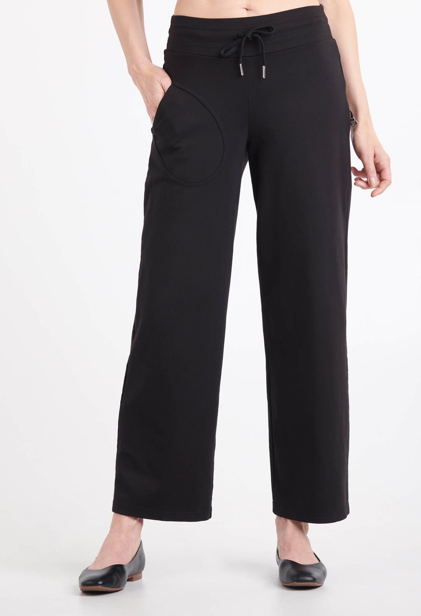 Romy - Pantalon à jambe droite évasée - Noir