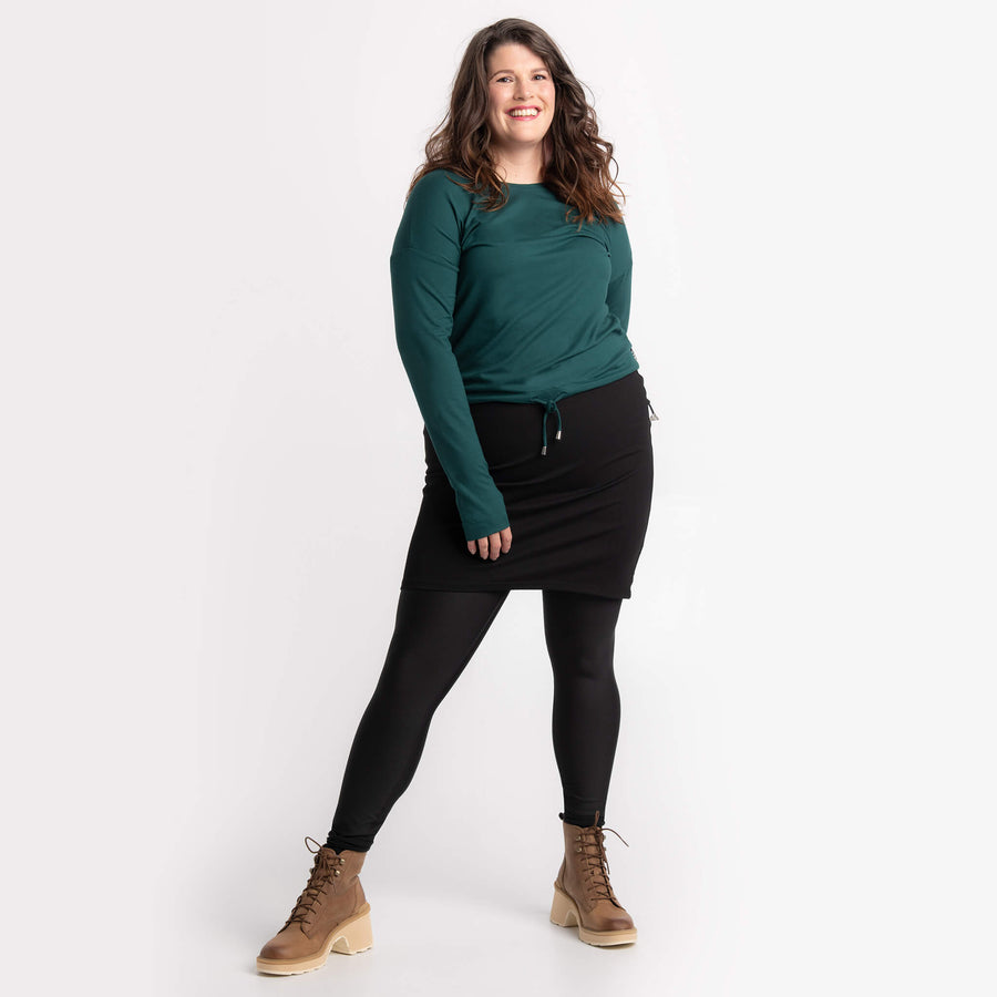 Chandail Britney foret, jupe Constance noire et legging Angelina noir classique: des créations Québécoises signées KSL