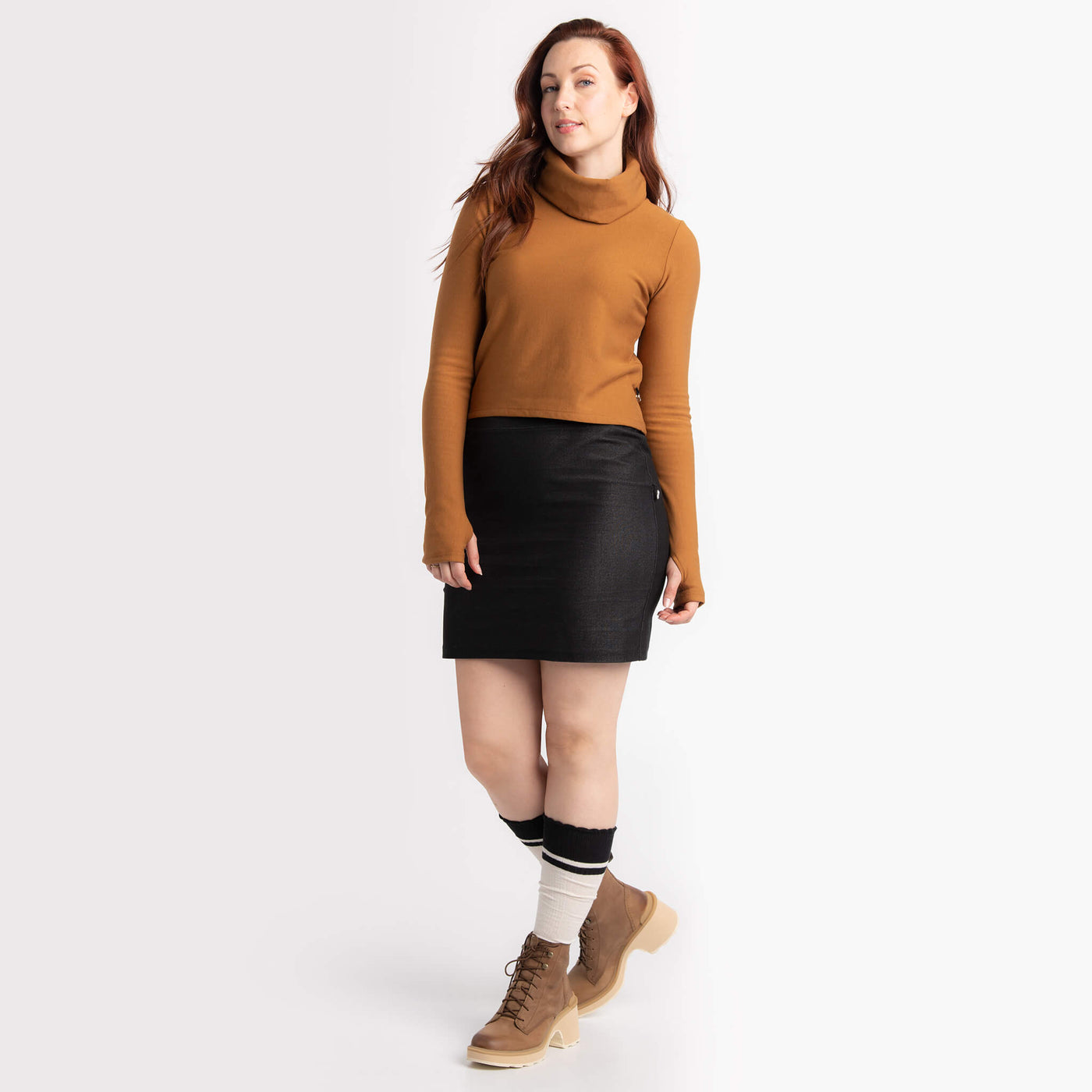 Robe Elise denim noir et chandail court Valéry rouille: des créations Québécoises signées KSL
