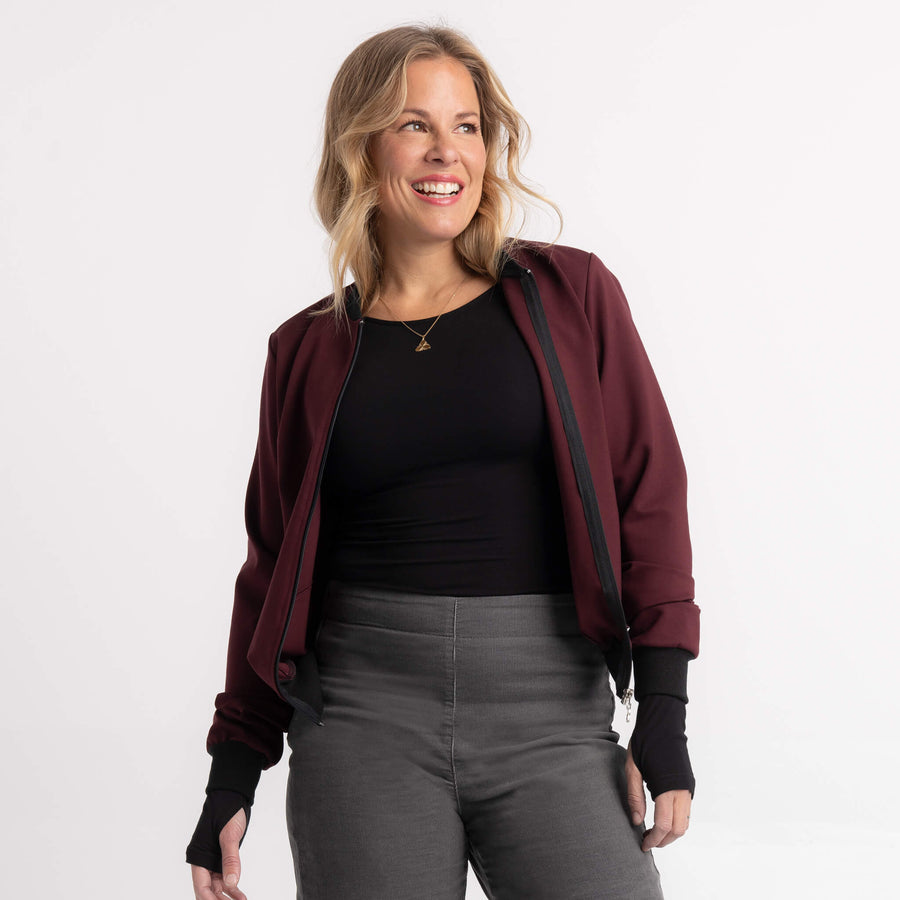 Veste Billy bomber bordeau, chandail manches longues Bella, pantalon lily gris: des créations Québécoises signées KSL