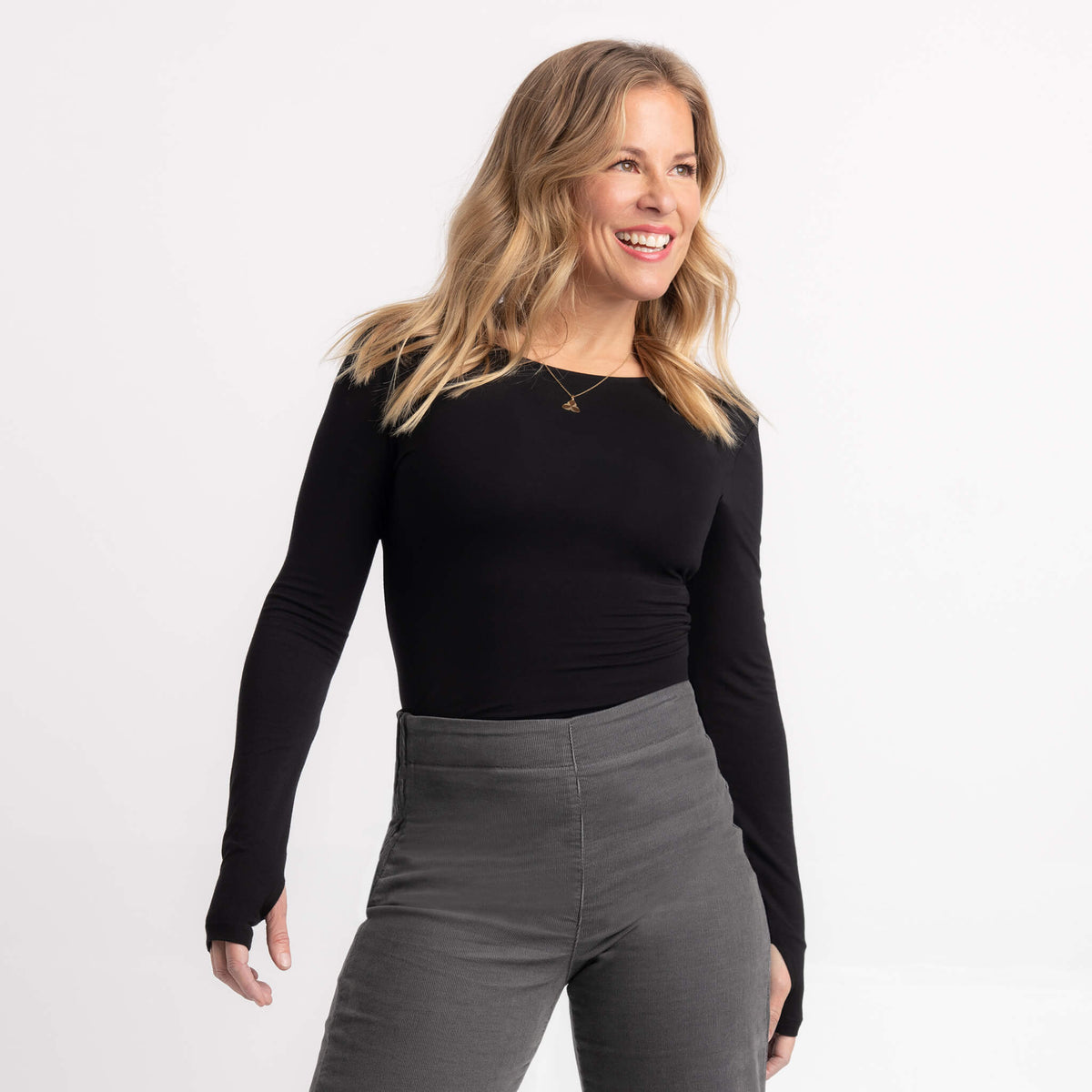 Chandail Kaelie noir: une création Québécoise signée KSL!