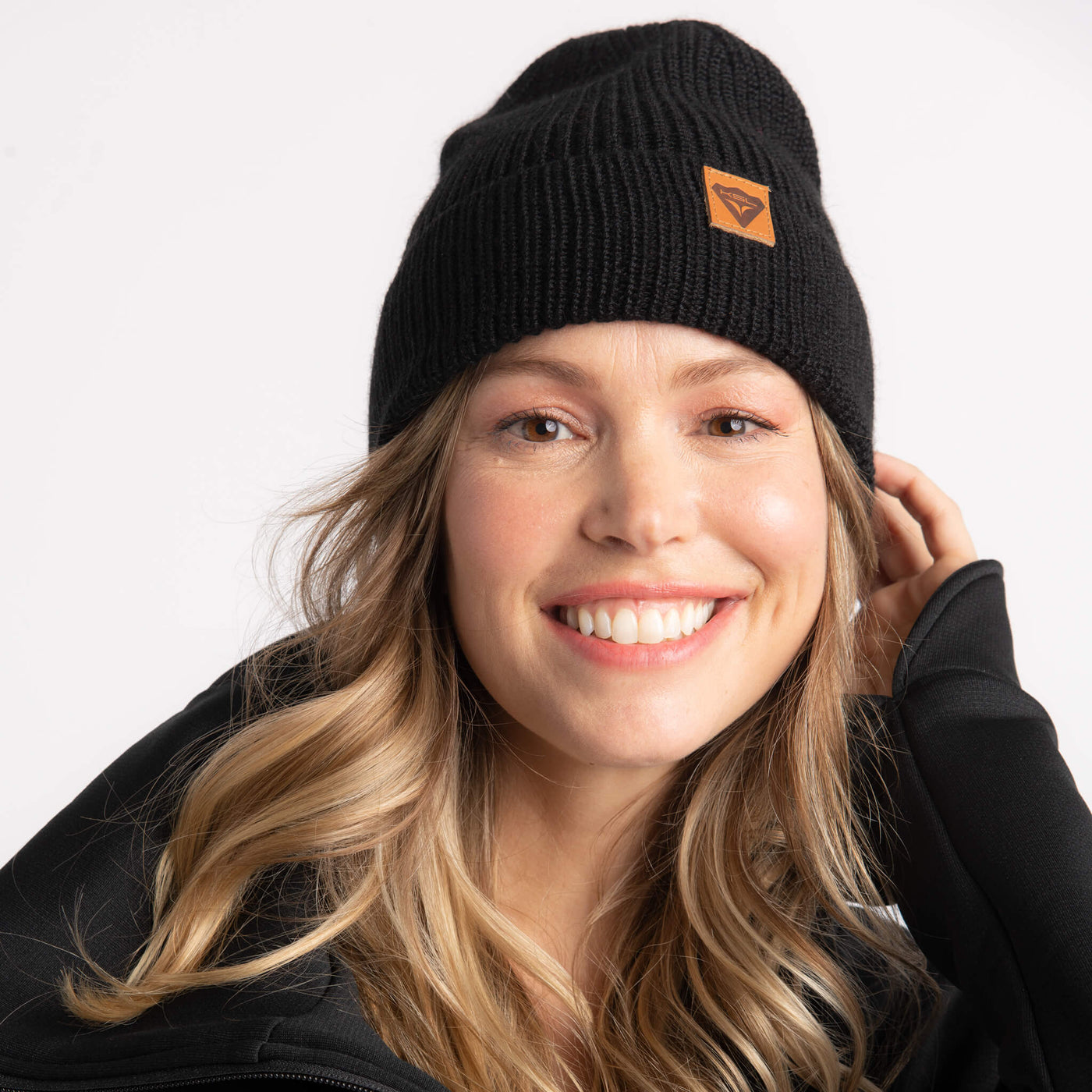 Tuque Miss Alpaga faite à la main en laine de bébé Alpaga - Couleur Noir - par KSL