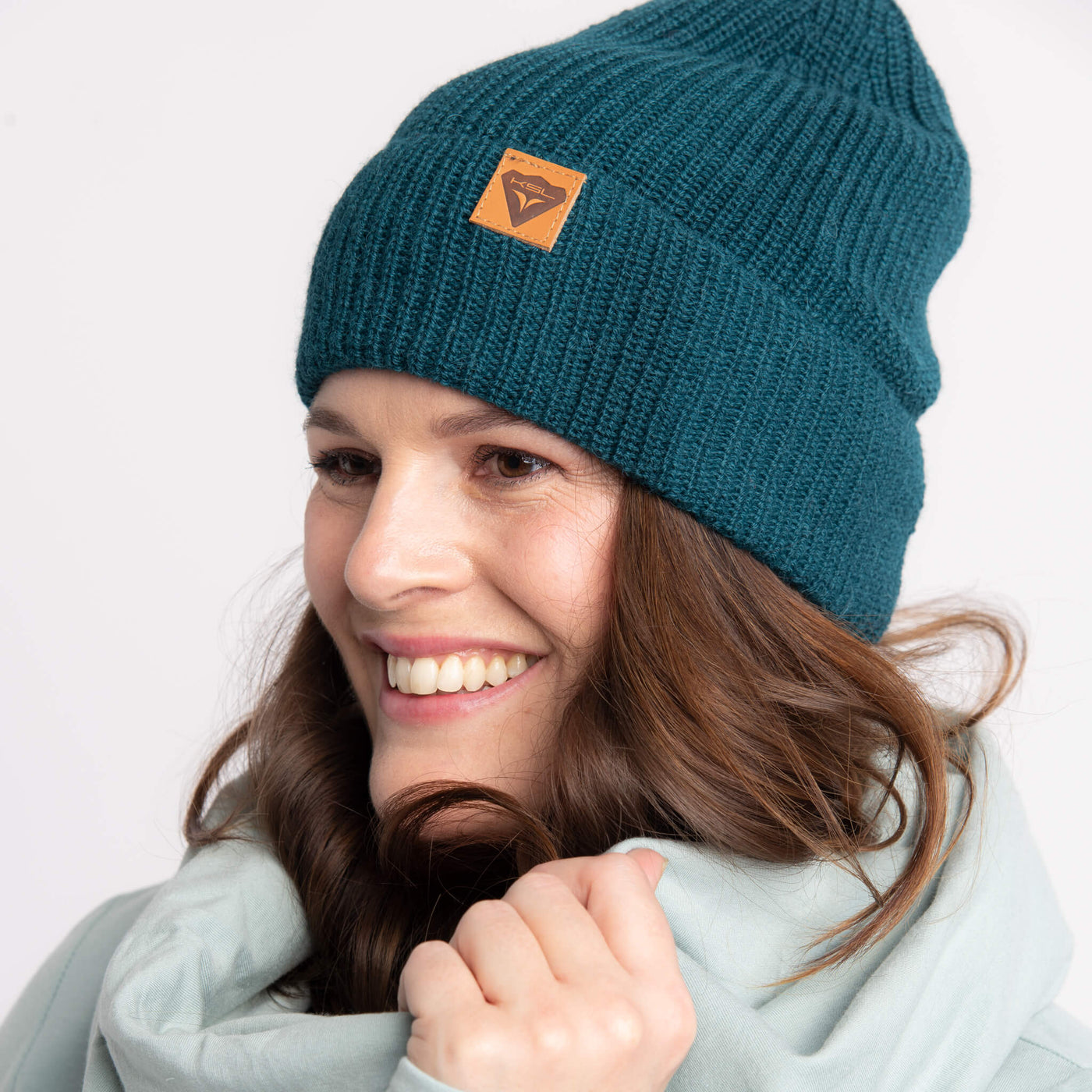 Tuque Miss Alpaga faite à la main en laine de bébé Alpaga - Couleur Sarcelle - par KSL
